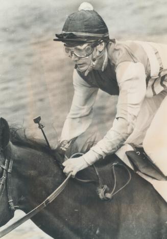 Ontario racing first, Joan O'Shea became the first female jockey in Ontario thoroughbred racing history yesterday at Woodbine. She made a fine showing(...)