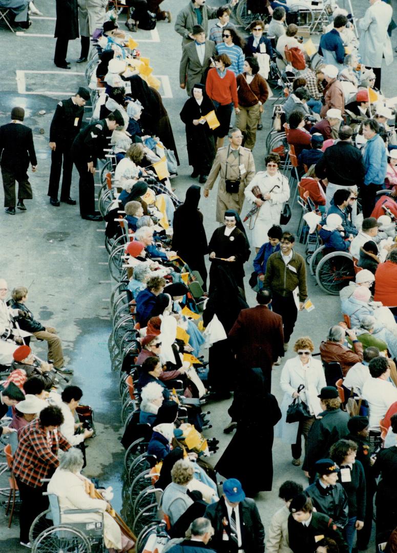 Pope John Paul II at Downsmen Mass