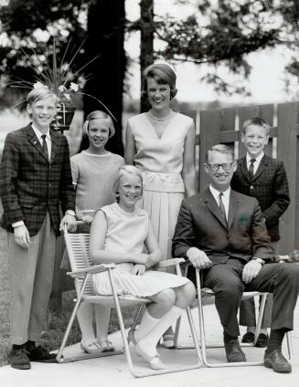 Political family, Jane Stewart, the granddaughter of former Ontario premier Harry Nixon, stands in front of the Nixon farmhouse. Inset photo from 1967(...)