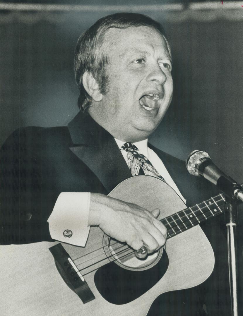 Multi-talented Mel Torme last night opened two-week engagement at the Hook and Ladder club and reviewer Bruce Kirkland found singer at his best in jaz(...)
