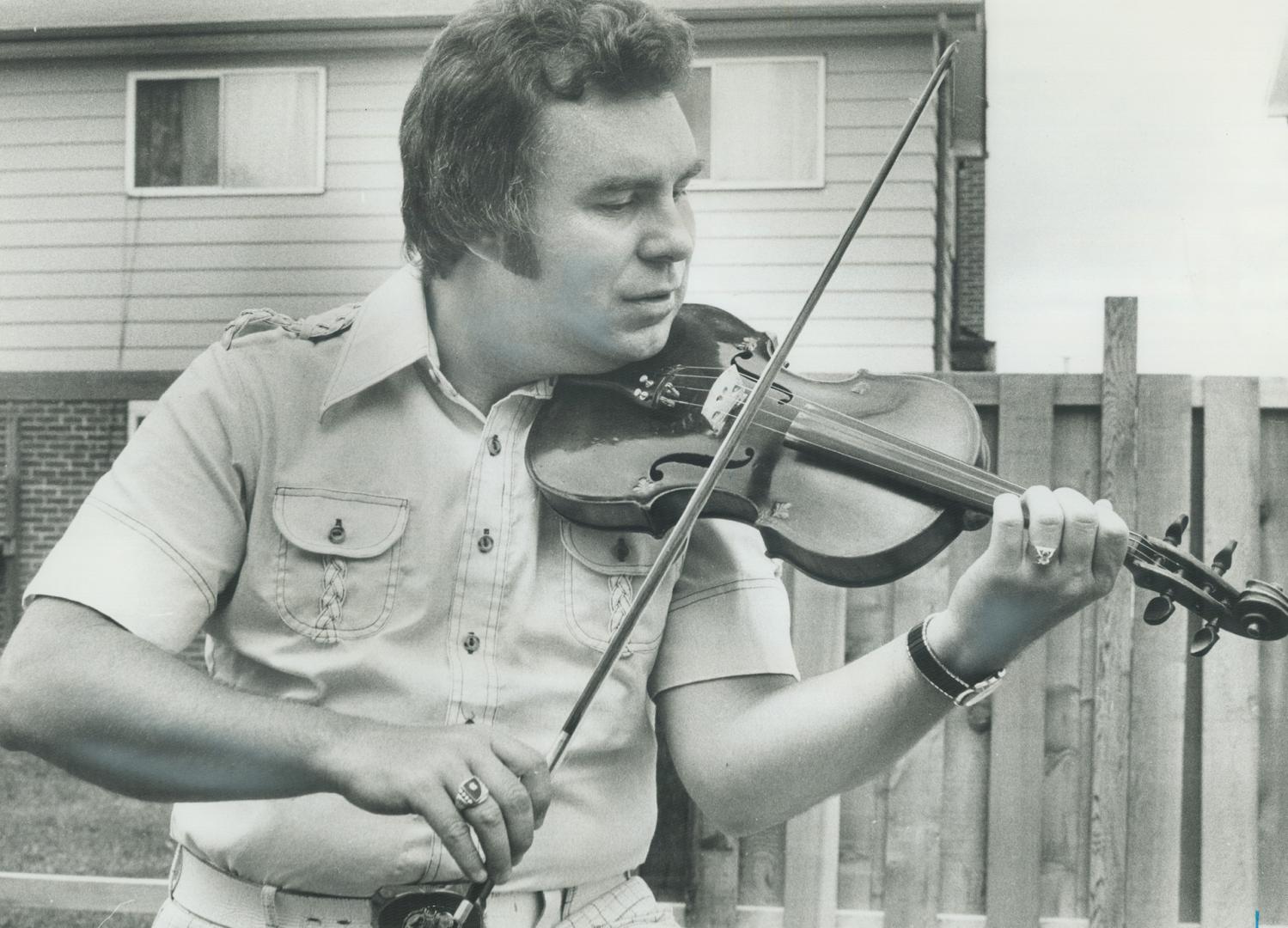 Once a child prodigy, Graham Townsend at 35 has won so many fiddle championships that he doesn't bother to enter anymore. His new album, The Great Can(...)