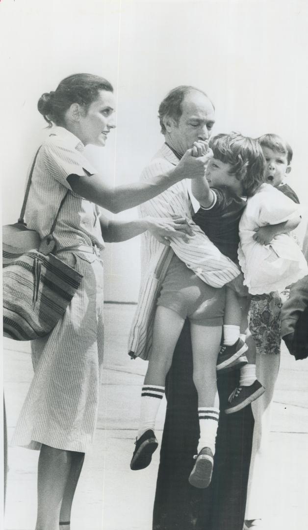 Pierre and Margaret Trudeau and children