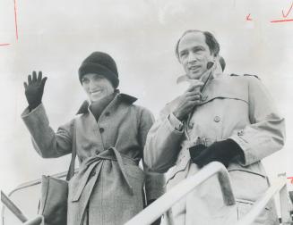 After three-day official visit to Washington, Prime Minister Pierre Trudeau and his wife, Margaret, step from a Canadian Forces plane in Ottawa yester(...)