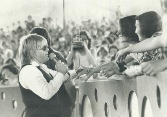 Paul Williams crooned for the fans at Ontario Place Forum