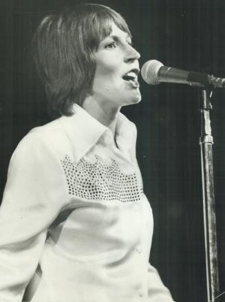 Helen Reddy At CNE grandstand show '74