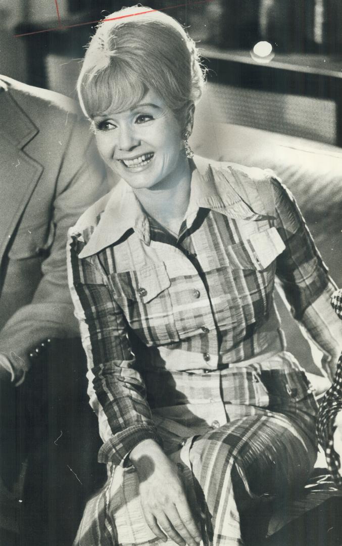 Debbie Reynolds. Son shot himself
