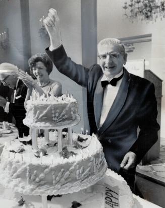 An invitation back to celebrate his 100th birthday was issued to 200 cheering guests Saturday night by Senator Arthur Roebuck as he blew out candles o(...)