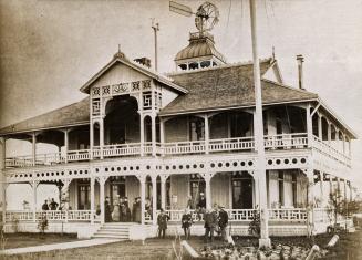 Royal Canadian Yacht Club, club-house, Centre Island (1881-1904)
