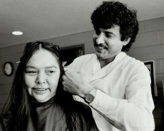 A cut above: Every Tuesday morning, Toronto hairdresser Cyrus Irani devotes his time and talent to giving the women at the Sistering drop-in centre at Dundas and Bathurst Sts