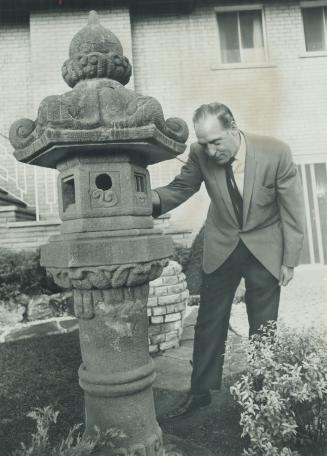 Ishitoro, which means stone lamp, was a gift from Prince Morihiro Higashikuni of Japan