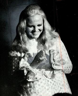 Peggy Lee drew cheers and whistles with every song at Royal York's Imperial Room where she opened 10-day engagement last night