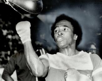 It's a grind: For Sugar Ray Leonard, the royal route to the welterweight crown is paved with hard work