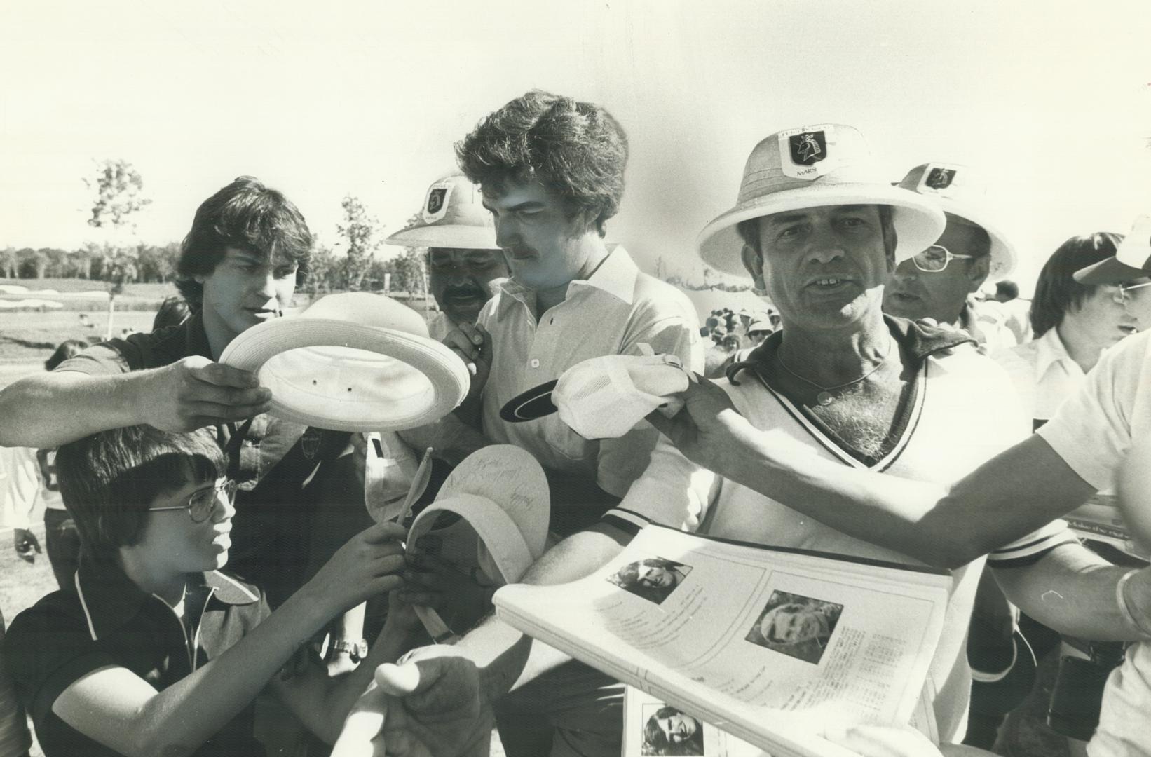 After course-record equalling 67, leader Bruce Lietzke was popular with fans