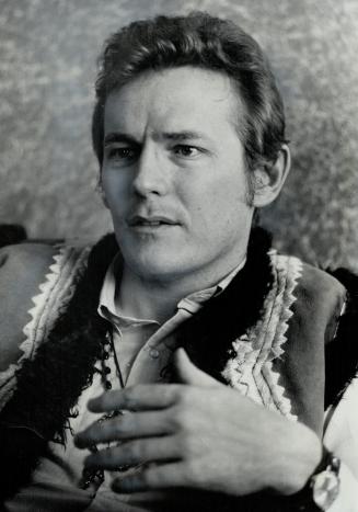 Gordon Lightfoot. Signed with Reprise label