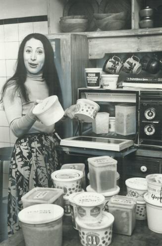 Microwave oven turns a kitchen into a fast-food restaurant for actress Marilyn Lightstone