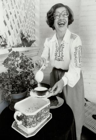 Comedienne Araby Lockhart has made dithery Rosedale matrons a specialty but, she says, they don't really exist anymore -- who can afford servants?