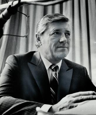 Gordon MacRae, in Toronto for an engagement at the Hook and Ladder Club, had hearts throbbing around the world with his happy hit musicals with Doris Day