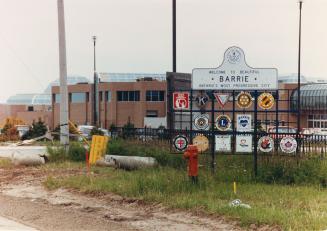 Welcome sign, Bayfied street, Barrie, Ontario