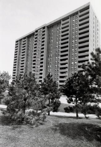 Kensington Place condominiums, Bramalea, Ontario