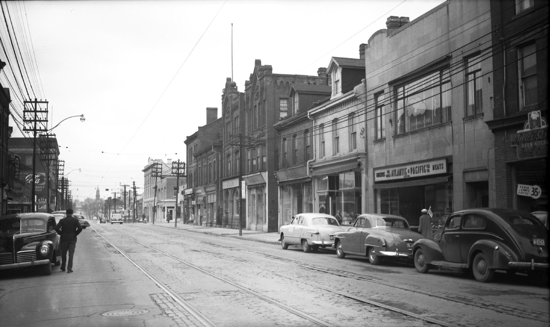 Yonge Street looking north from north of Asquith Avenue