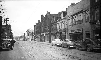 Yonge Street looking north from north of Asquith Avenue