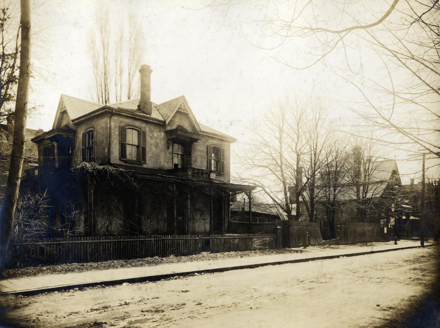 University Avenue, south from College St