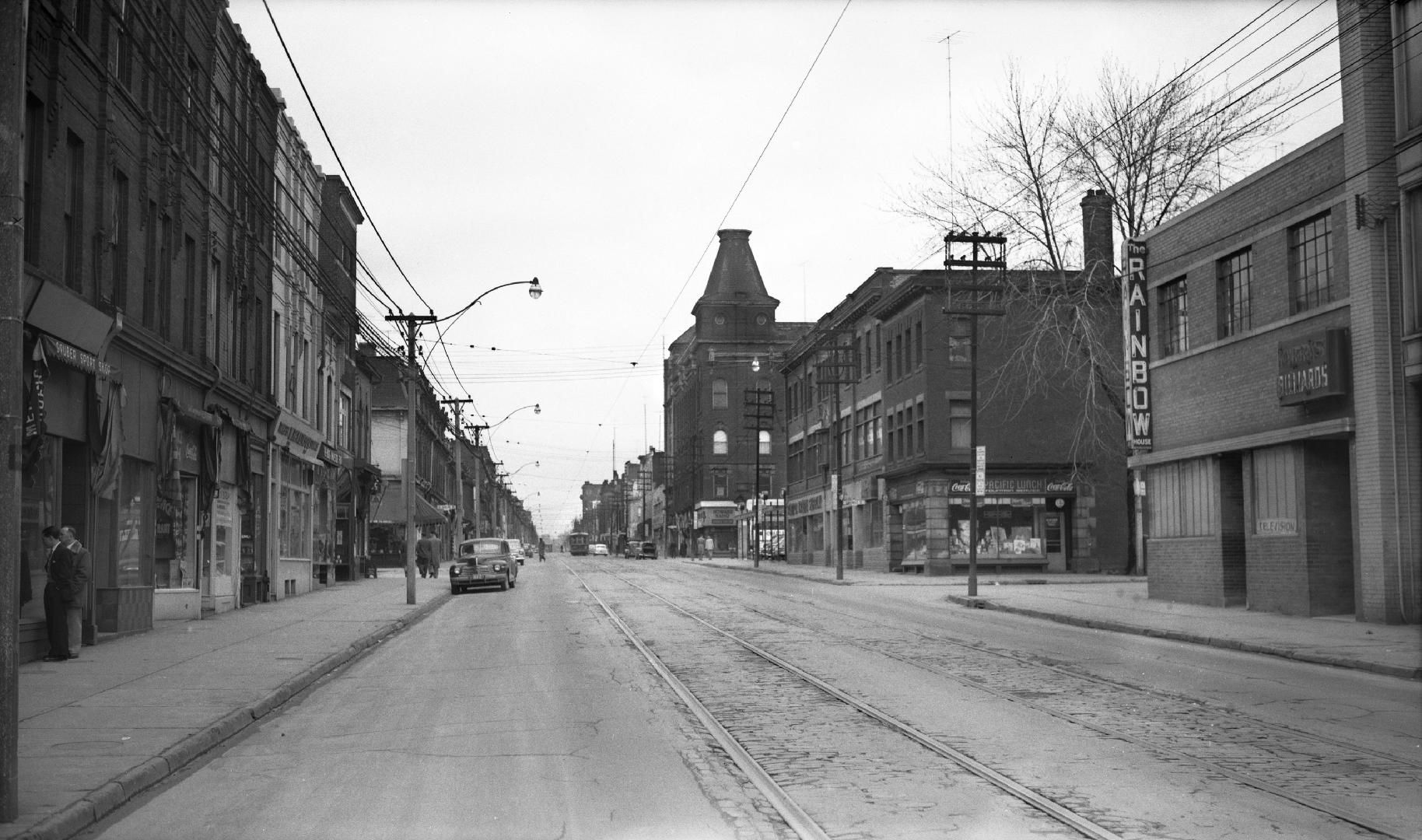 Yonge Street, College to Bloor Streets, looking north from south of Dundonald St