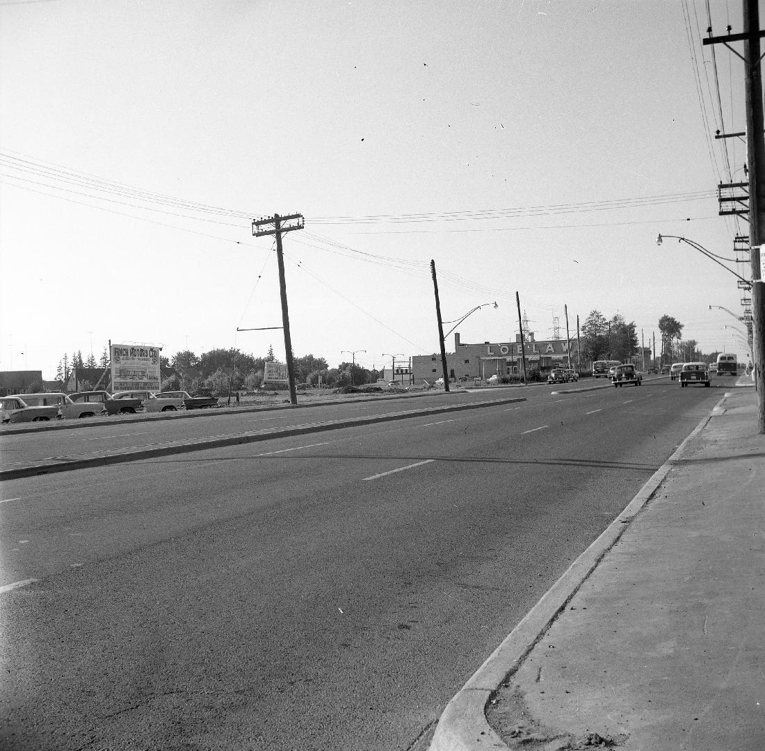 Yonge Street looking north from south of Kempford Boulevard