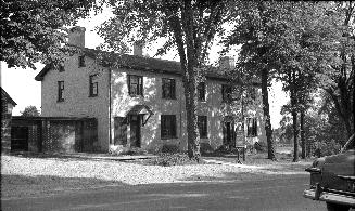 Montgomery, Thomas, inn, Dundas Street West, south side, between Montgomery Road & Islington Avenue Toronto, Ontario