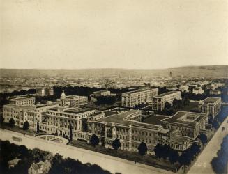 Toronto General Hospital(opened 1913), College St