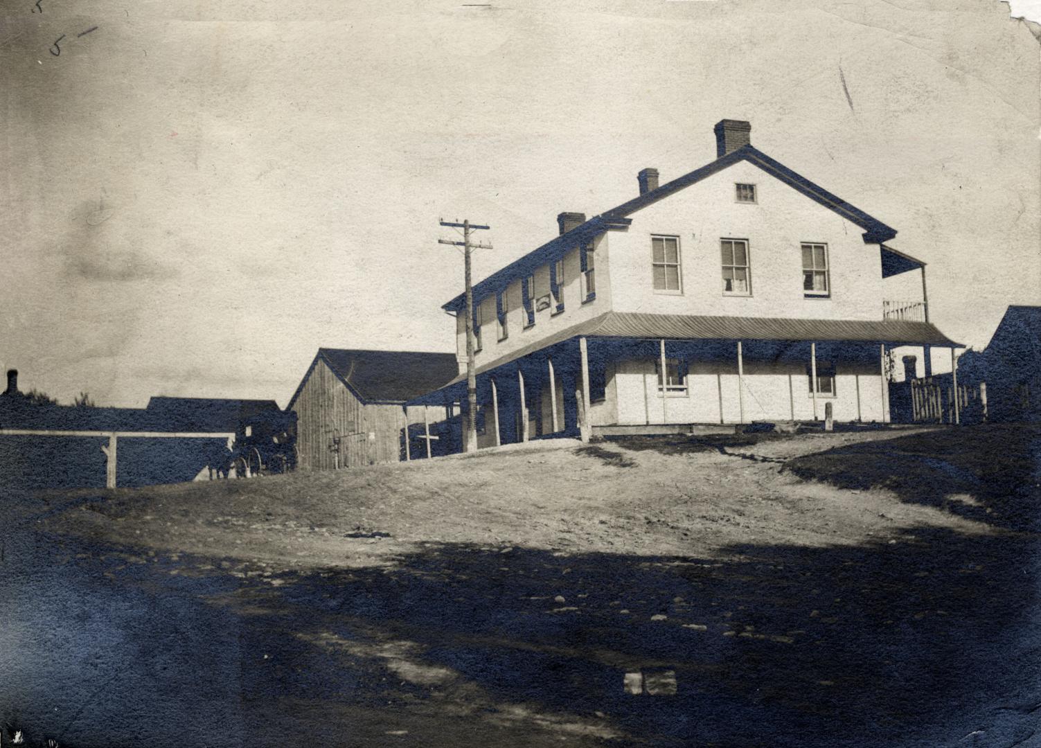 Wilbur House (Commercial Hotel), Lakeshore Road