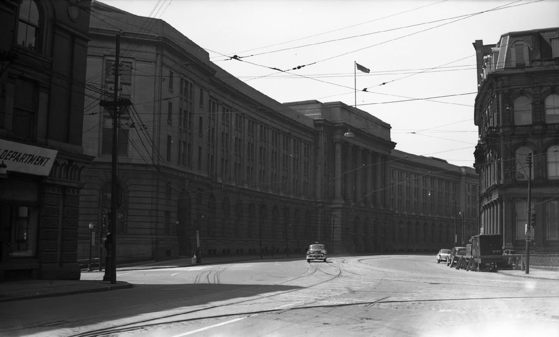 Dominion Public Building, Front St