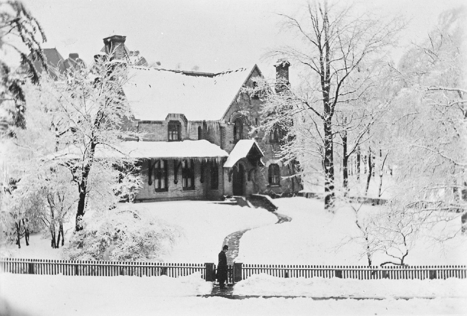 Kingston, George Templeman, house, Queen's Park Cres. W., present site of University of Toronto Medical Building.