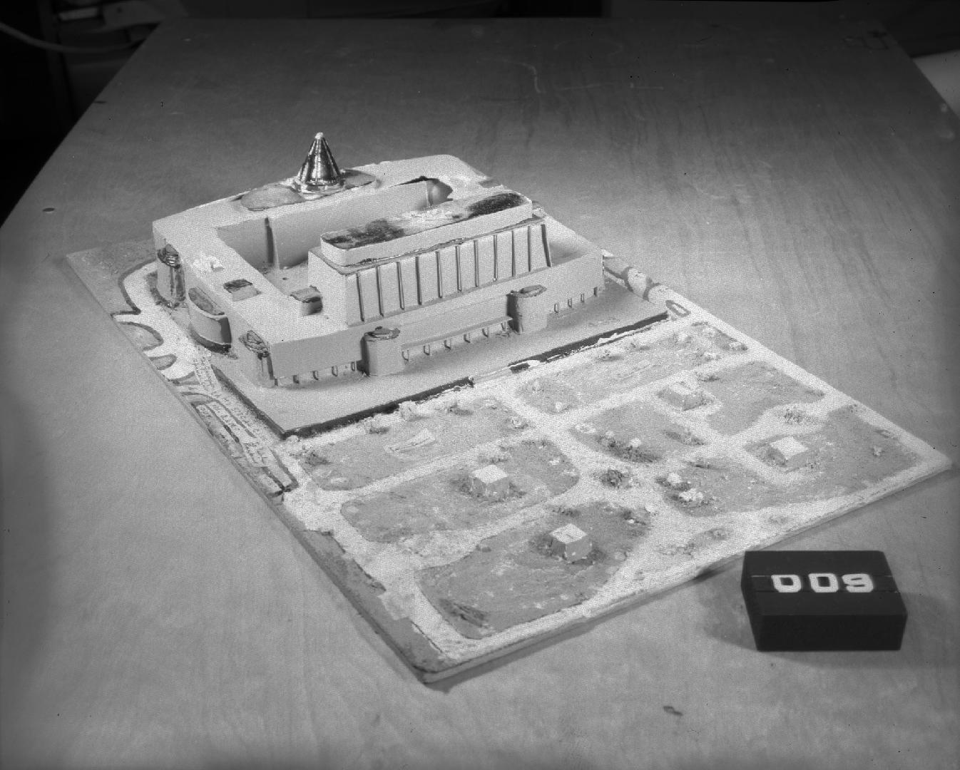 Alfie Franco entry, City Hall and Square Competition, Toronto, 1958, architectural model