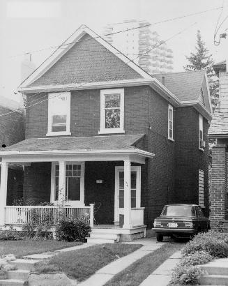 House, Hillsdale Avenue East, north side, west of Redpath Avenue, Toronto, Ontario. Image shows ...