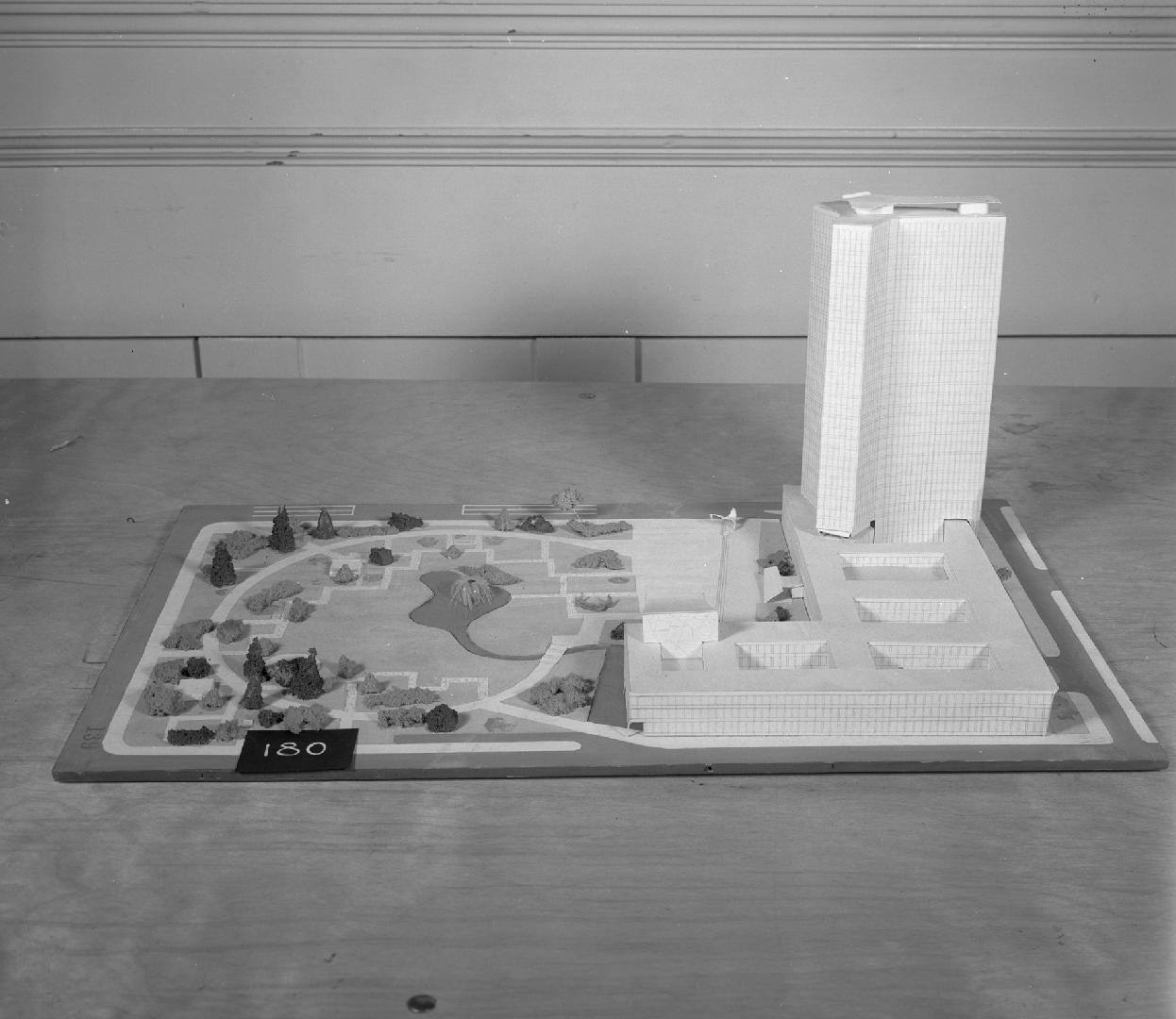 Stanislaw Bienkunski entry, City Hall and Square Competition, Toronto, 1958, architectural model