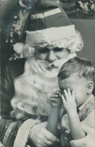 After the peace and quiet of the North Pole, Santa's a bit nonplussed by the noise when small boys howl in terror at the sight of him, as they would a(...)