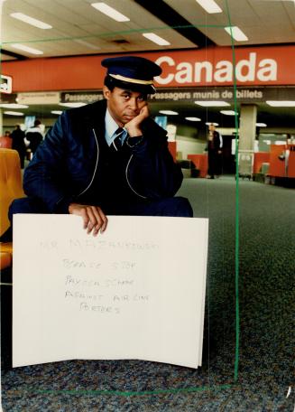 Aviation - Airports - Canada - Ontario - Toronto - Pearson International - miscellaneous - 1984
