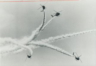 U.S. Army's Silver Eagles air precision team dazzles spectators at the Canadian National Exhibition's annual air show, which began yesterday and ends (...)