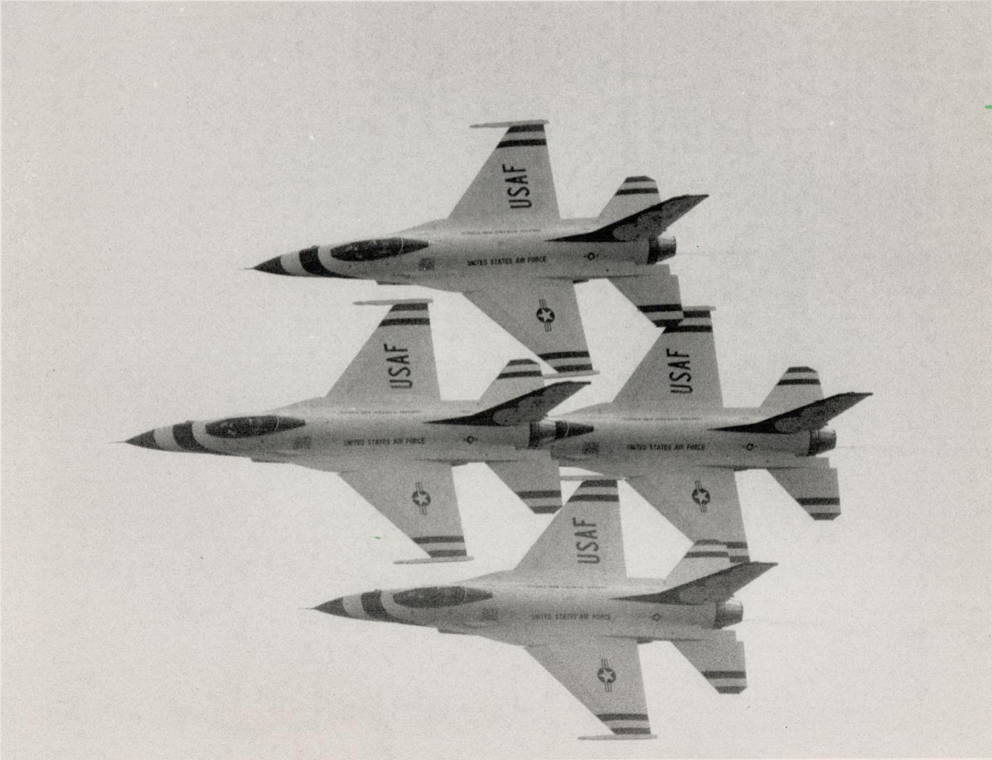 Greatest of ease: The U.S. Air Force aerobatic team, the Thunderbirds, above and at right, ended the perfectly executed show of air dynamics at the Ca(...)
