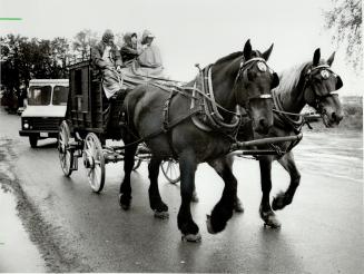 Historic stagecoach run. To mark the Ontario Bicentennial, the Smiths Falls Settlers Days Committee is recreating a 19th-century mail run from Ottawa (...)