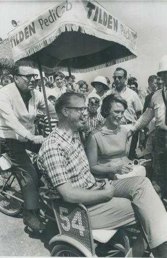 Seeing expo cheaply was the theme Jack Benny, the world's most popular tightwad, was promoting as he pedalled Ontario Liberal leader Robert Nixon and (...)