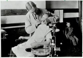 Open wide! Dentistry and equipment weren't quite so sophisticated back in 1913, but the basics were the same and the familiar drinking glass and basin(...)