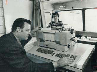Computer on wheels, Taking Business to the customer is theory behind mobile computer, installed in a van
