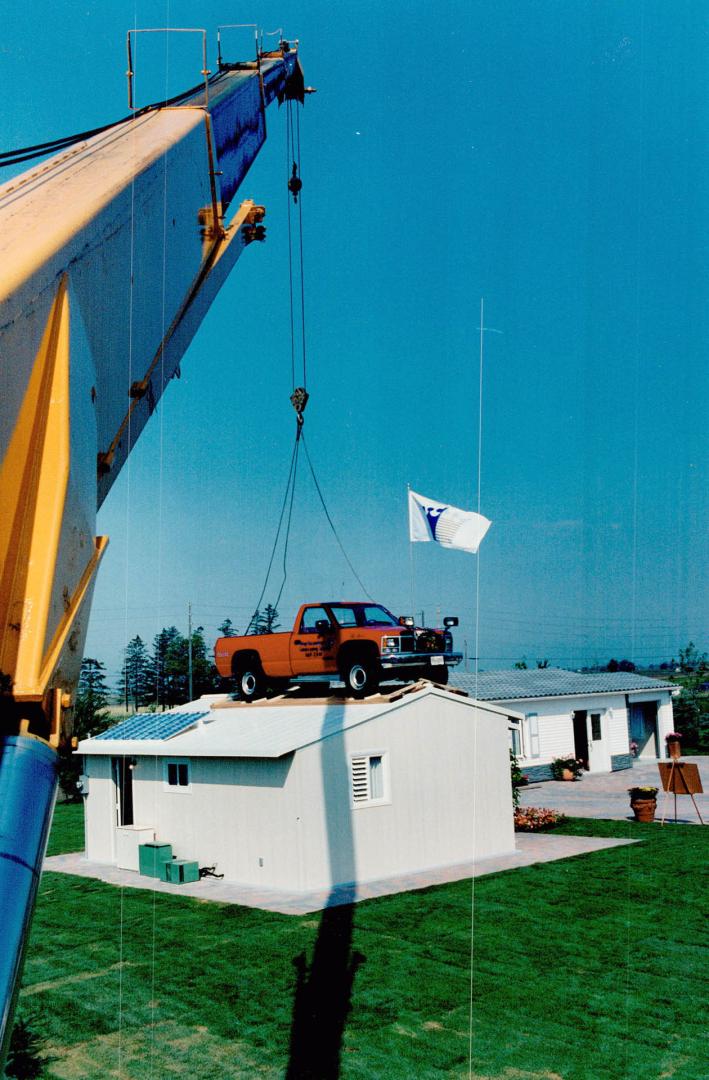 Test of strength: A truck shows Royal durability