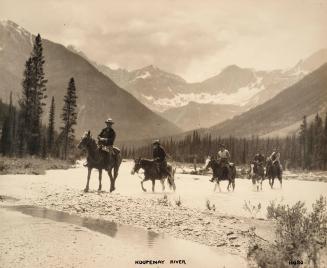 Kootenay River 11080-1 [with riders]