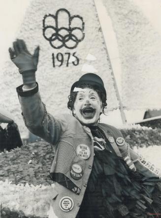 Clowning around is one of the 1,4000 participants in today's Grey Cup parade which is part of the festivities leading up to tomorrow's game at the CNE(...)