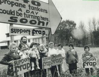 Gas grievance: Members of Flamborough Residents Against Propane (FRAP) demonstrate against a company's proposal to build a propane transfer station in the township, northwest of Hamilton