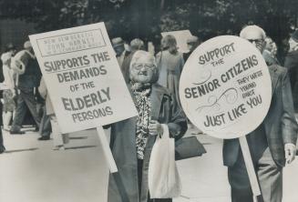 Pensioners march on Queen's Park, About 500 senior citizens - including Mr