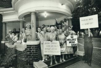 Seniors protest bid to move clubhouse, We're staying